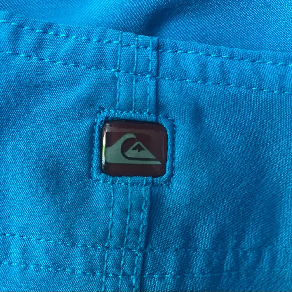 Quiksilver Vibrant Blue Board Shorts 38 GUC - Picture 5 of 6